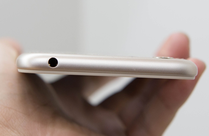 Trên tay và đánh giá nhanh smartphone giá rẻ Vivo Y53