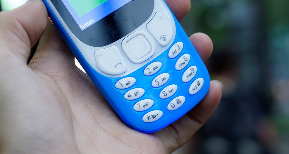 Trên tay Nokia 3310 nhái có giá chỉ bằng 1/3 máy mới
