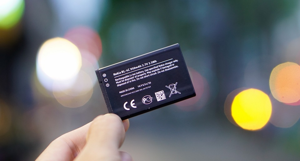 Trên tay Nokia 3310 nhái có giá chỉ bằng 1/3 máy mới