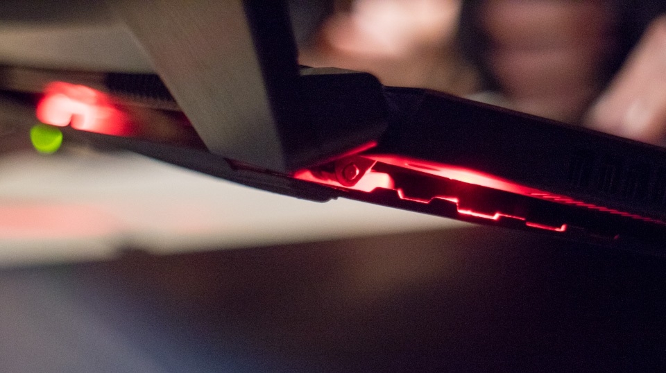 Trên tay và đánh giá laptop Asus ROG Zephyrus
