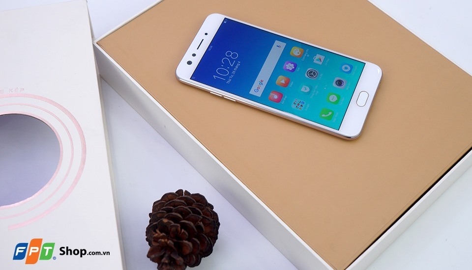 Mua OPPO F3 được giảm 500K và trả góp 0% lãi suất