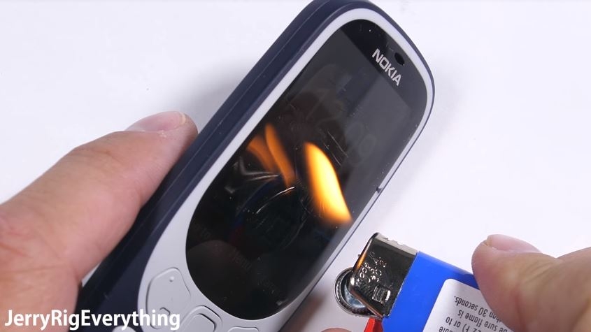 Xem màn tra tấn Nokia 3310 (2017) của JerryRig