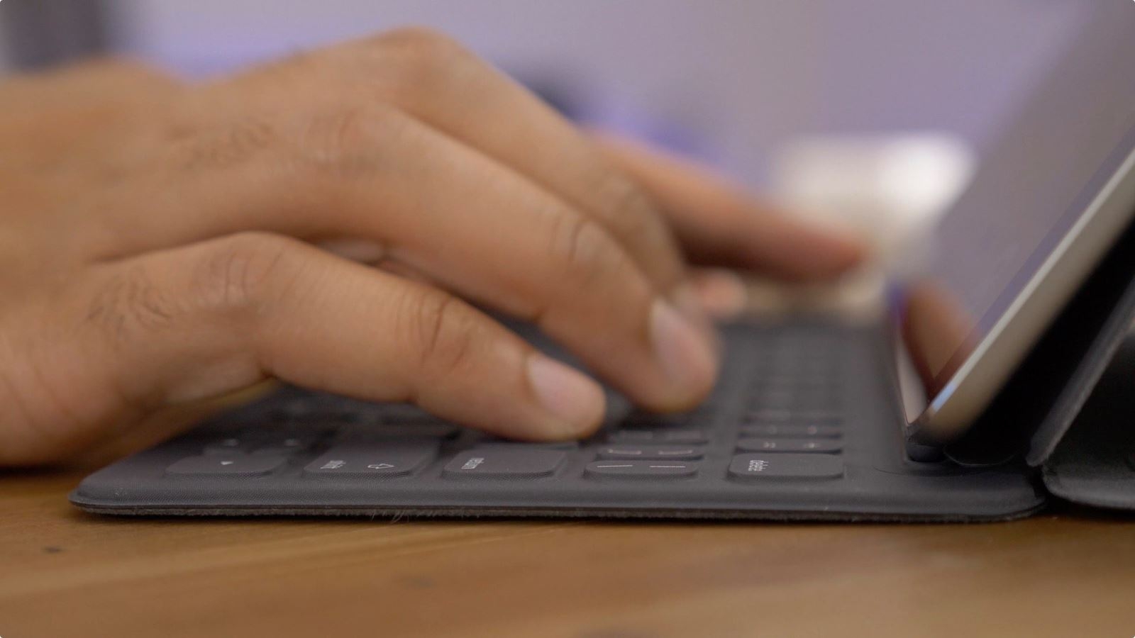 Phụ kiện Smart Keyboard cho iPad Pro 10.5 inch