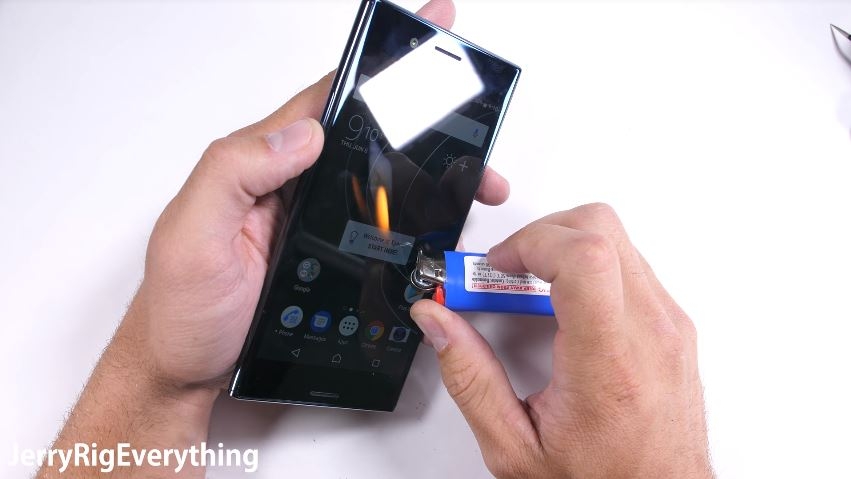 Cùng xem màn tra tấn Xperia XZ Premium