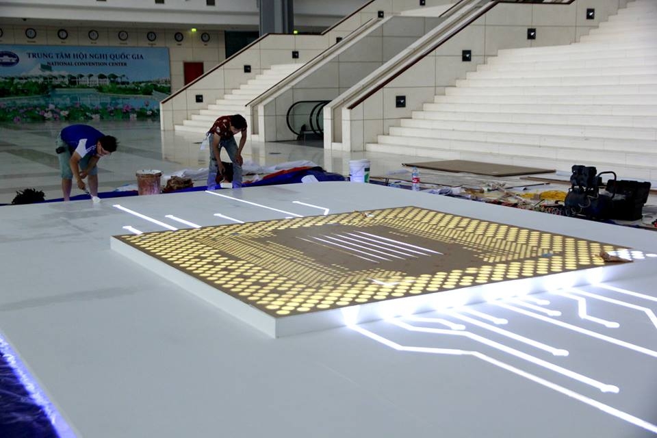 Hình ảnh trước thệm sự kiện ra mắt Bphone 2 của Bkav Hình ảnh trước thệm sự kiện ra mắt Bphone 2 của Bkav