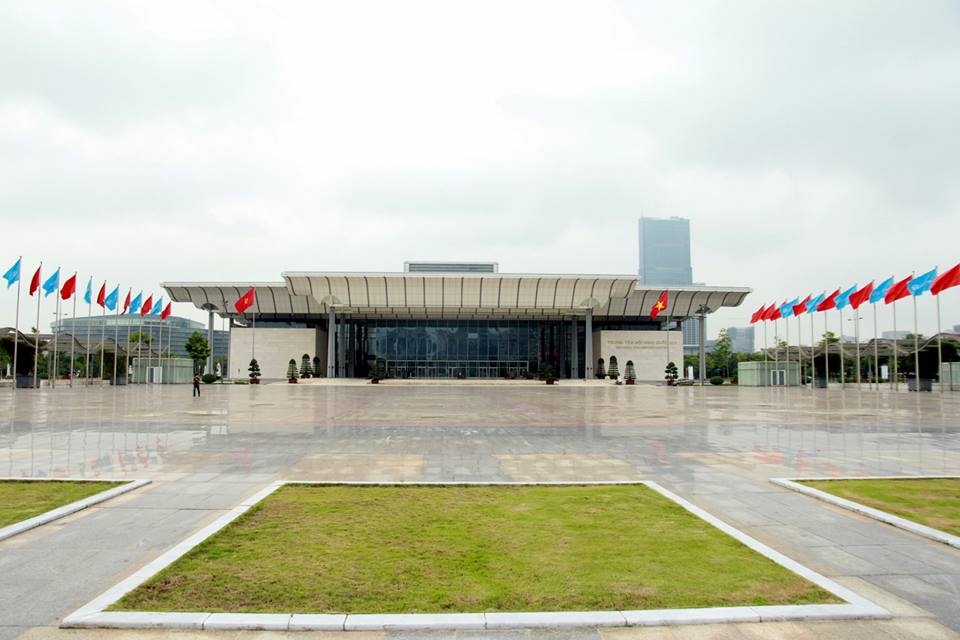 Hình ảnh trước thệm sự kiện ra mắt Bphone 2 của Bkav Hình ảnh trước thệm sự kiện ra mắt Bphone 2 của Bkav