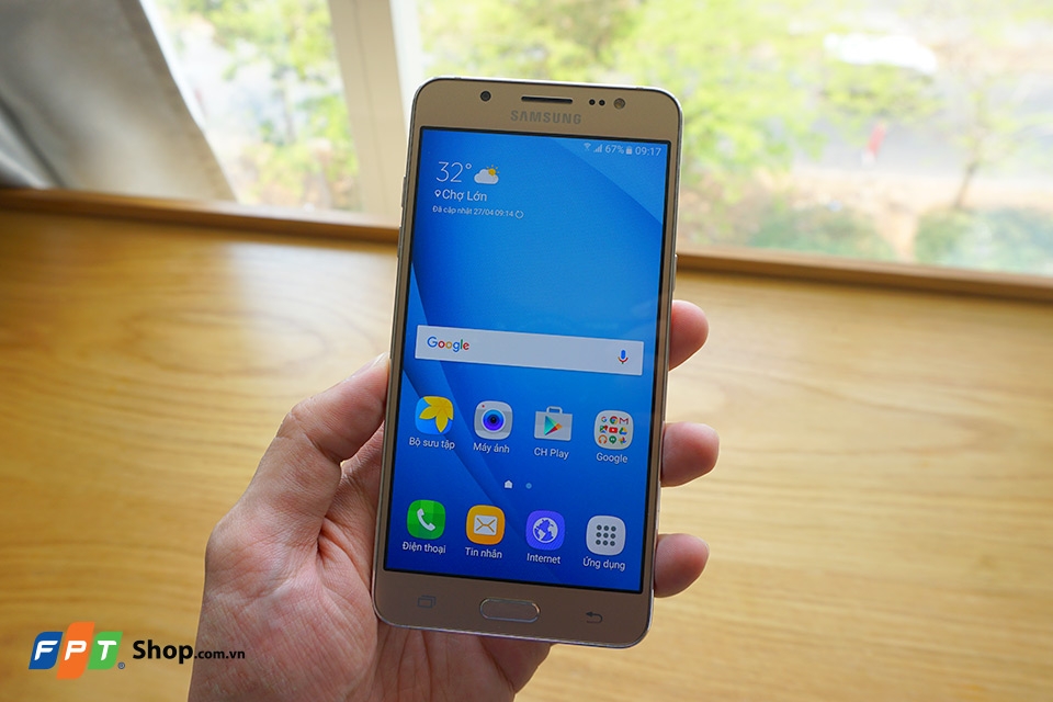 Trên tay Samsung Galaxy J5 2016