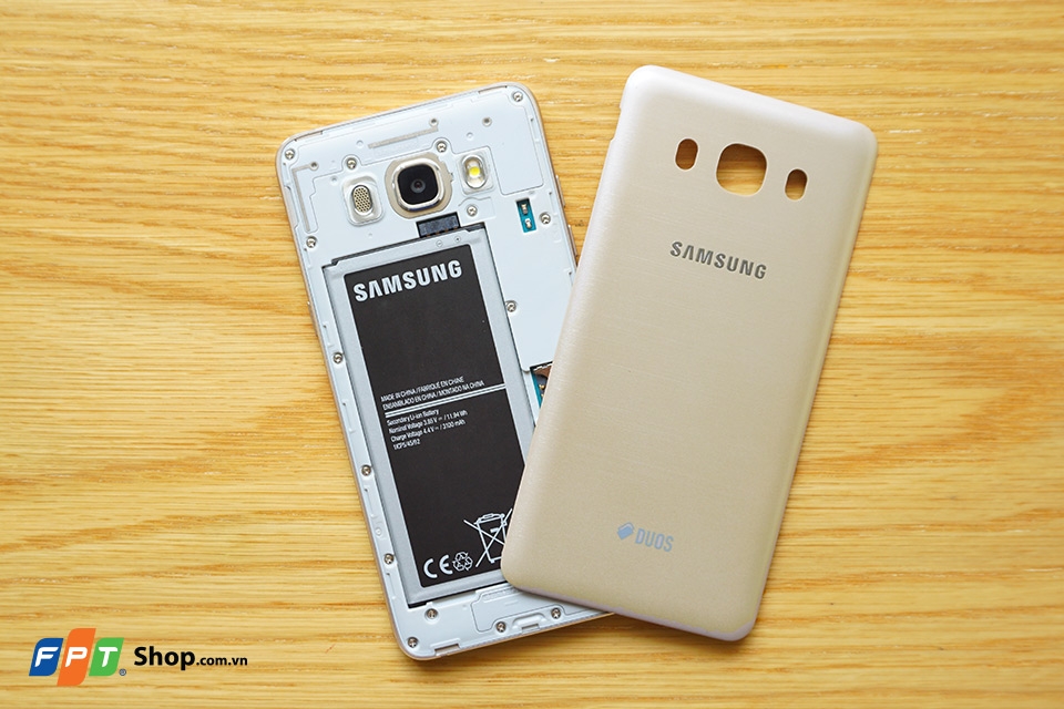 Trên tay Samsung Galaxy J5 2016