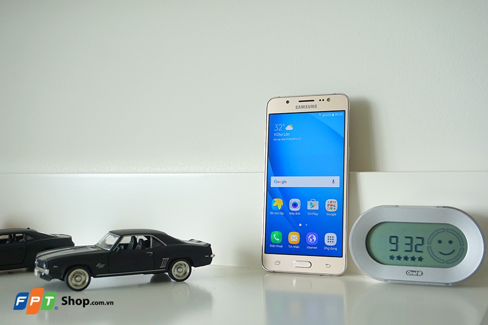 Trên tay Samsung Galaxy J5 2016