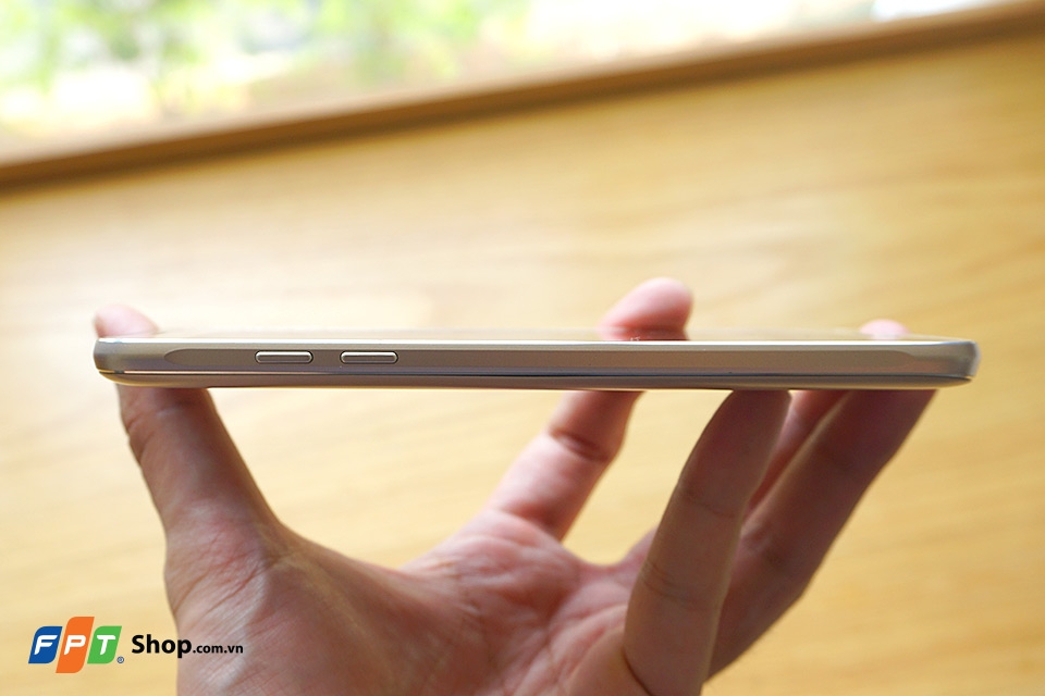 Trên tay Samsung Galaxy J5 2016