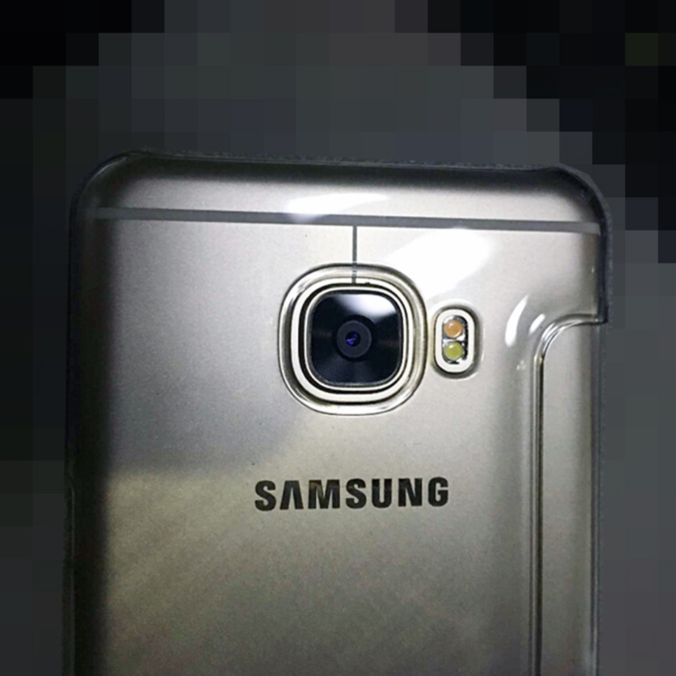 Lộ diện ảnh thực tế Galaxy C5: Nguyên khối kim loại
