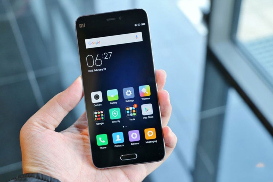 Trên tay Xiaomi Mi 5: Thiết kế đẹp, cấu hình tốt, giá rẻ