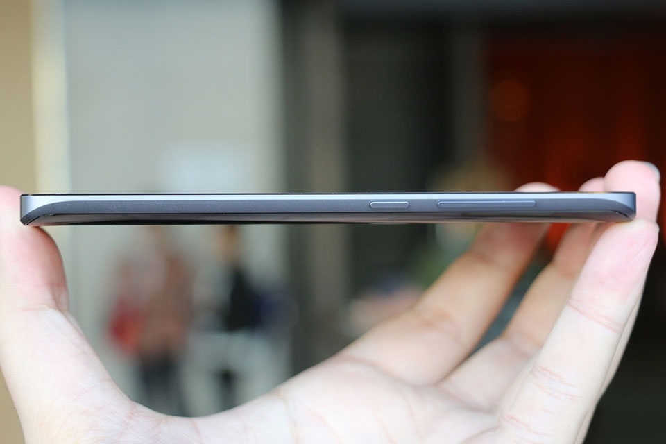 Trên tay Xiaomi Mi 5: Thiết kế đẹp, cấu hình tốt, giá rẻ