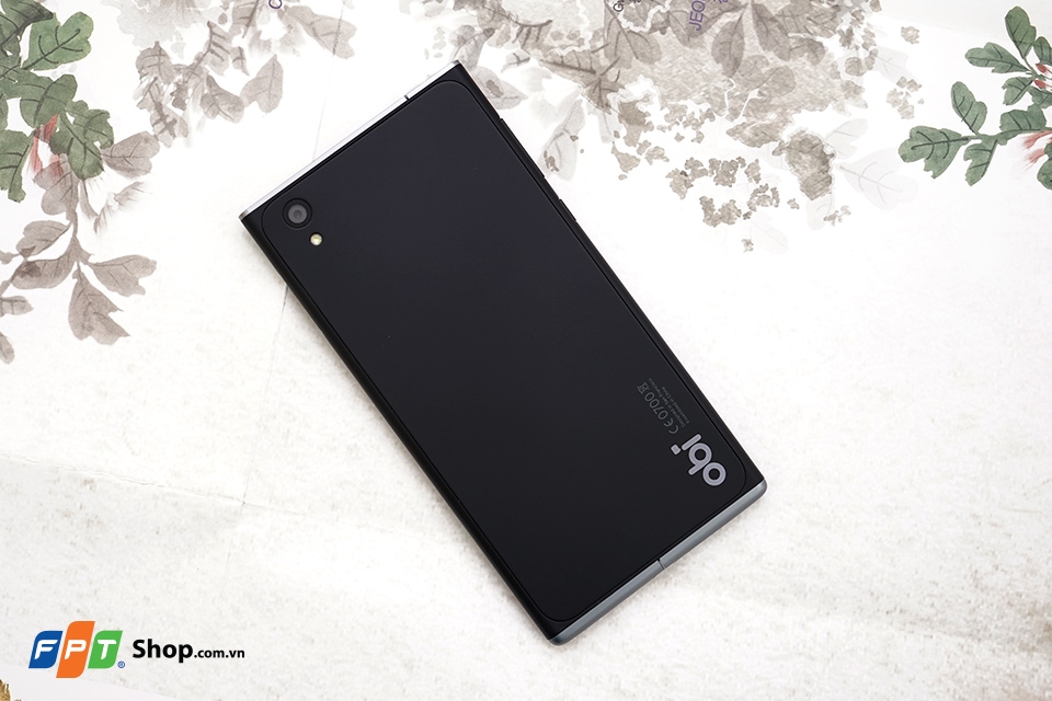 Hình ảnh mở hộp Obi Worldphone SF1 tại FPT Shop