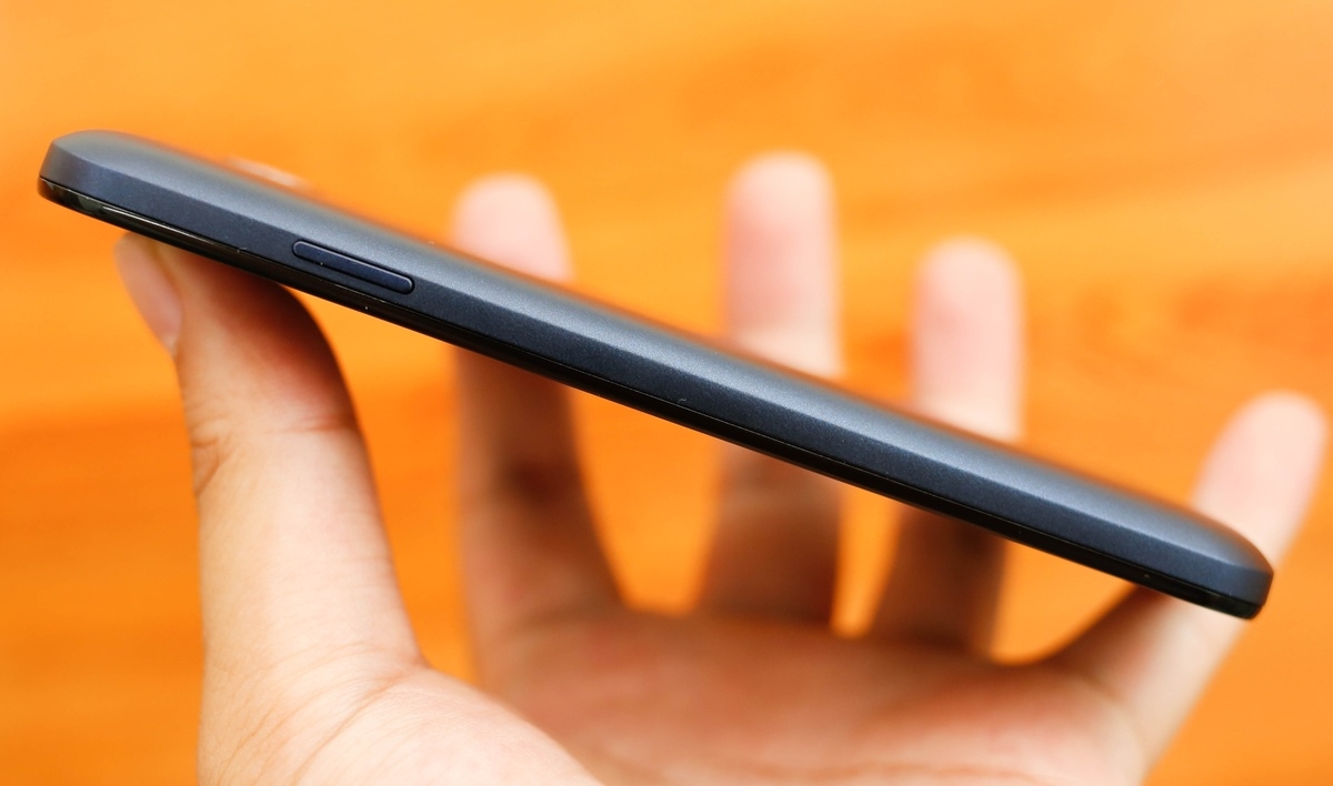 Hình ảnh mở hộp smartphone giá rẻ Coolpad Roar Hình ảnh mở hộp smartphone giá rẻ Coolpad Roar