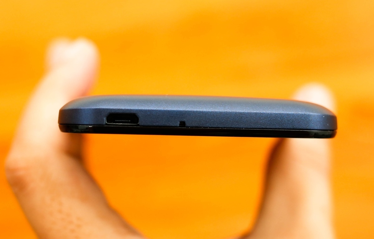 Hình ảnh mở hộp smartphone giá rẻ Coolpad Roar Hình ảnh mở hộp smartphone giá rẻ Coolpad Roar