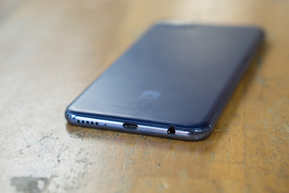 Trên tay Huawei Y7 Pro 2018 03