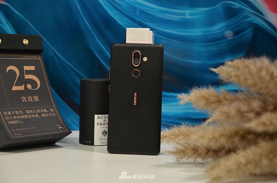 Nokia 7 Plus Nokia 7 Plus