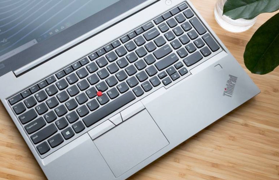 Đánh giá Lenovo ThinkPad E580 05