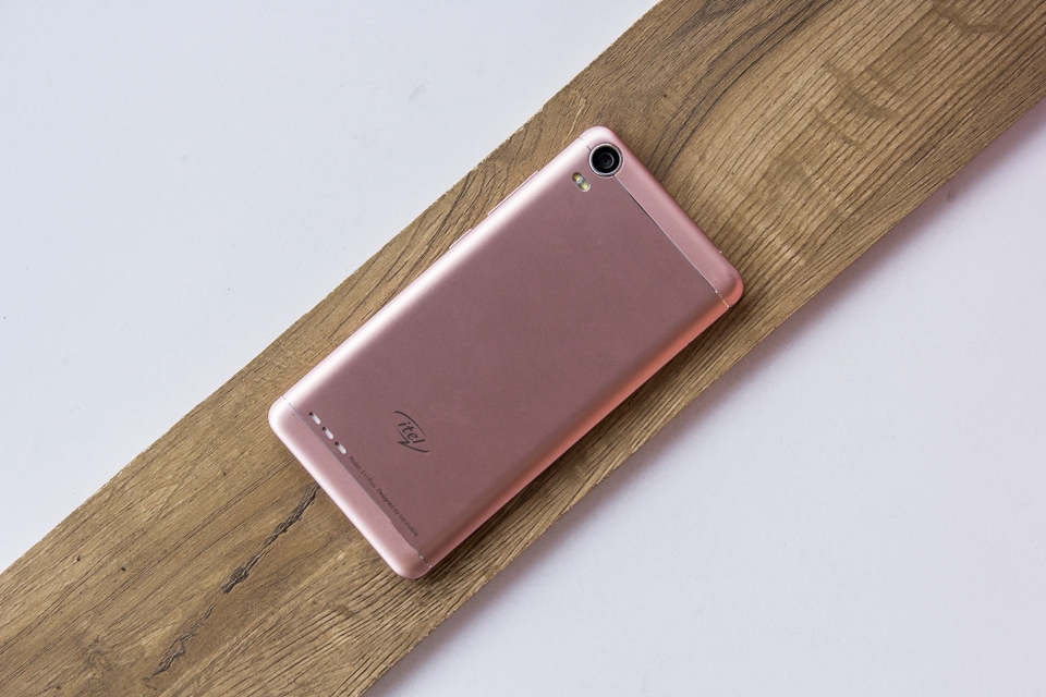Đánh giá camera Itel S11 Plus 02