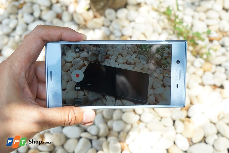 Mua Xperia XZs nhận khuyến mãi khủng 03 Mua Xperia XZs nhận khuyến mãi khủng 03