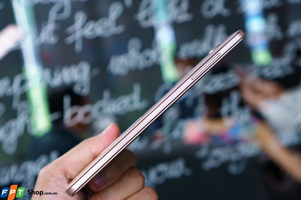 Trên tay Coolpad Sky 3 độc quyền tại FPTShop