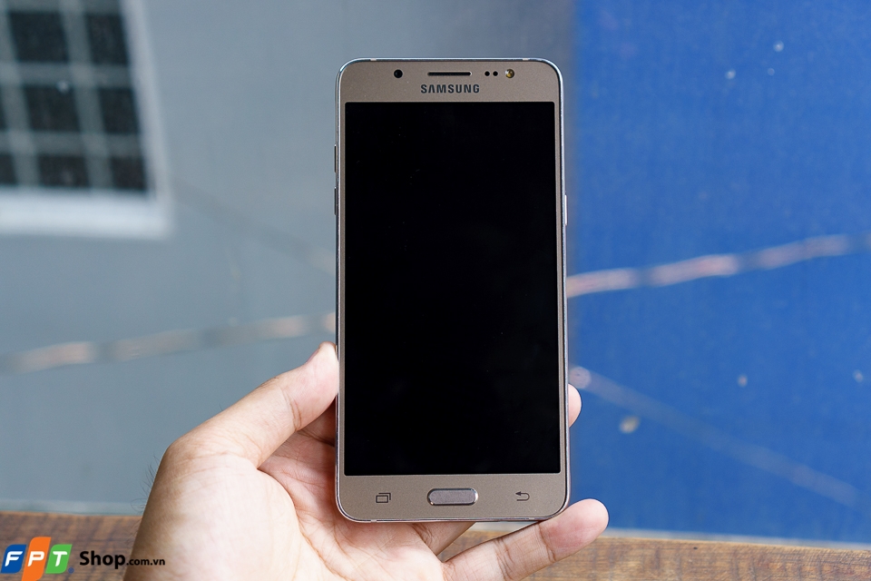 Đánh giá Galaxy J5 2016