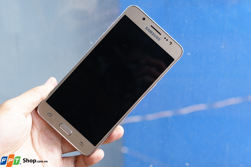 Đánh giá Galaxy J5 2016