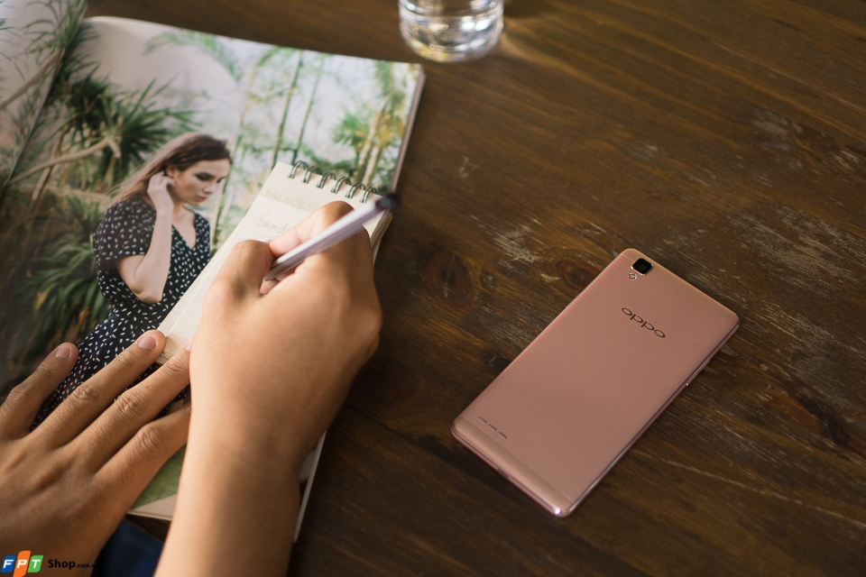 OPPO F1