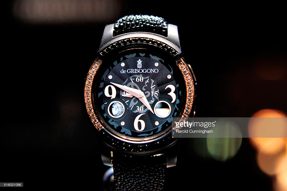 Xuất hiện Gear S2 đính kim cương hút hồn người dùng