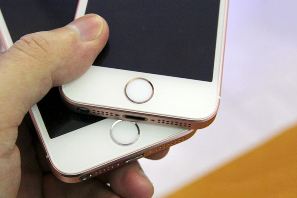 Biến iPhone 5/5s thành iPhone SE hồng chỉ với vài trăm ngàn đồng