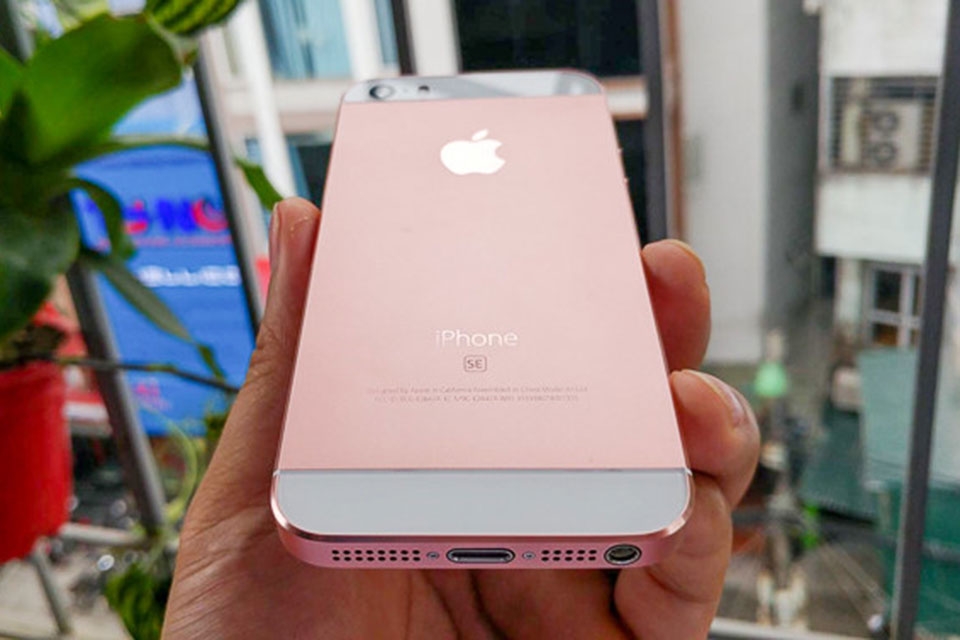 Biến iPhone 5/5s thành iPhone SE hồng chỉ với vài trăm ngàn đồng
