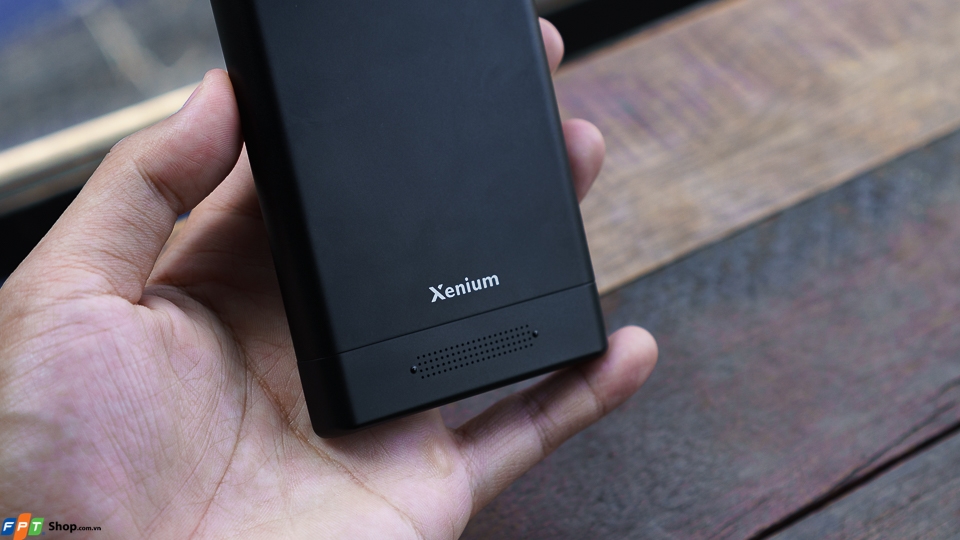 trên tay Philips Xenium V787