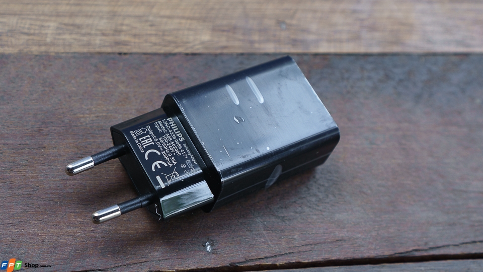 trên tay Philips Xenium V787