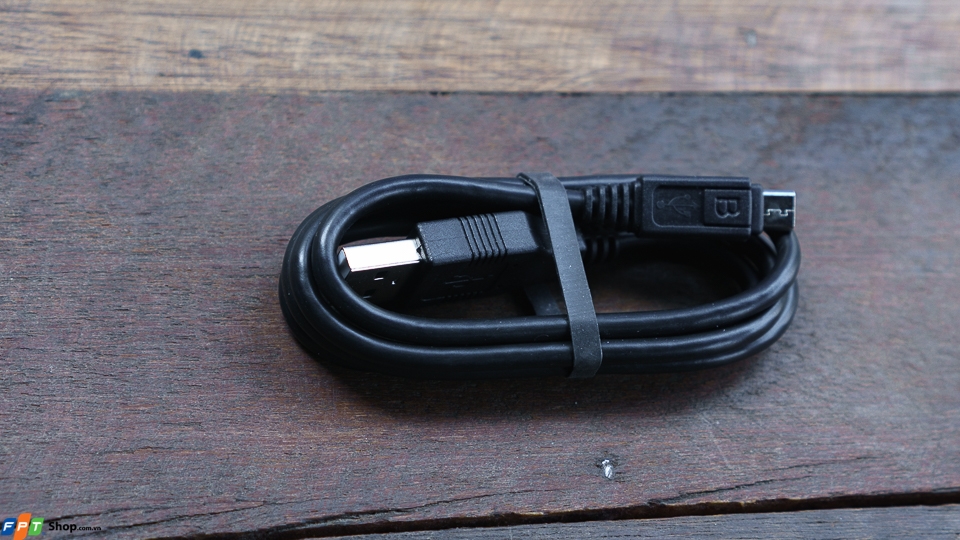 trên tay Philips Xenium V787