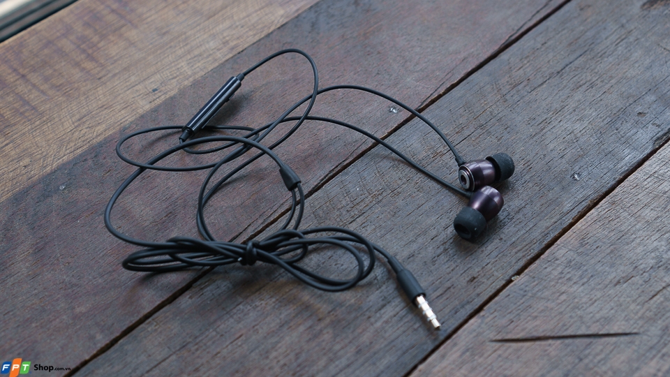 trên tay Philips Xenium V787