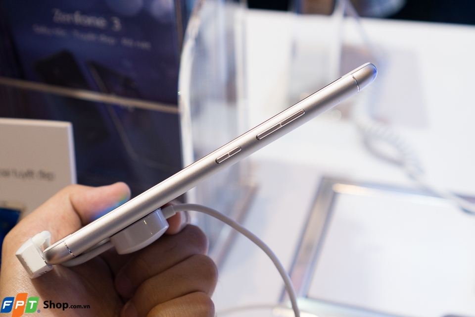 Trên tay ASUS ZenFone 3 Max