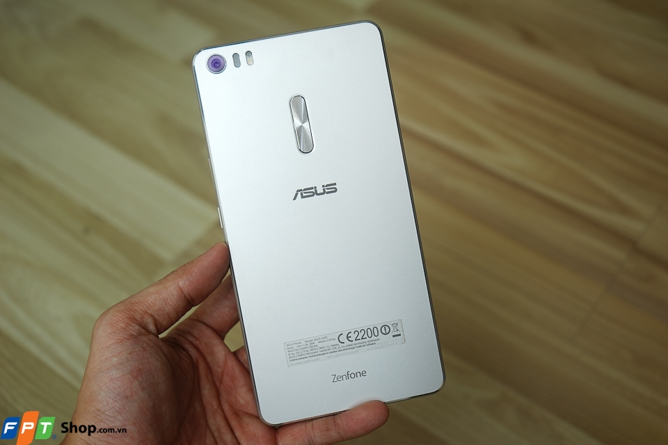 Trên tay ASUS ZenFone 3 Ultra Trên tay ASUS ZenFone 3 Ultra
