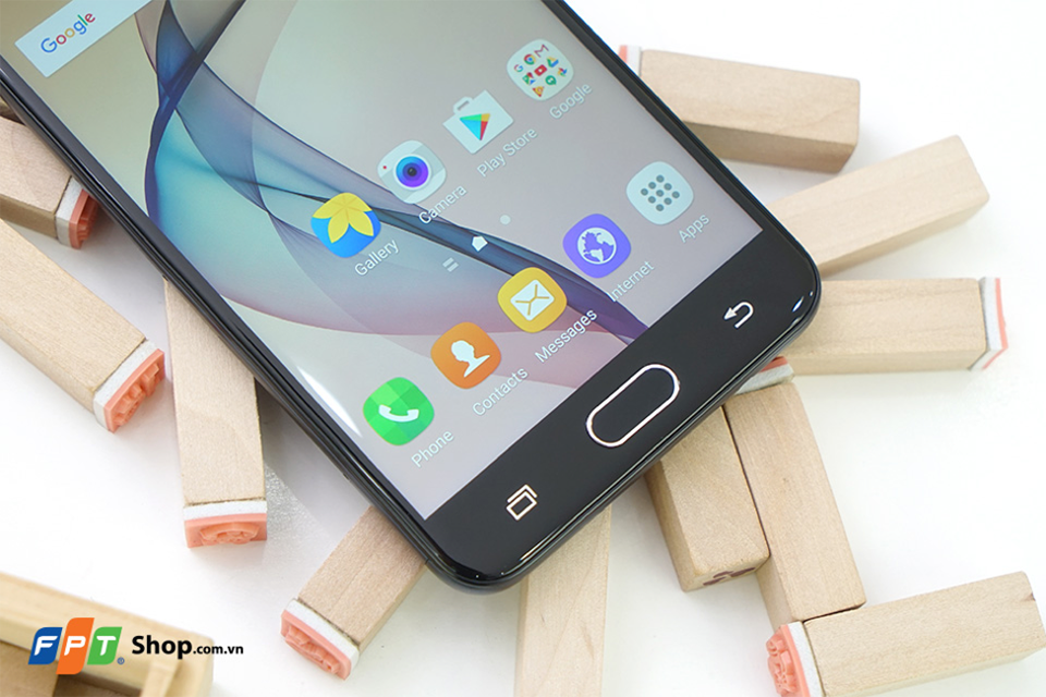 6 triệu đồng, lựa chọn Galaxy J7 Prime hay Xperia XA? 6 triệu đồng, lựa chọn Galaxy J7 Prime hay Xperia XA?