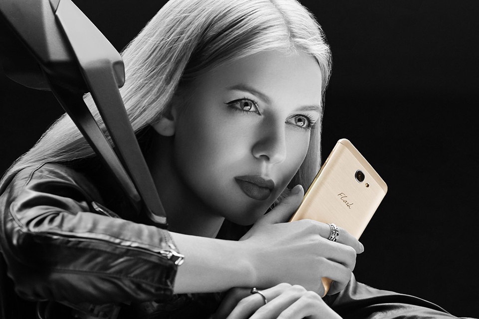 Flash Plus 2 ra mắt