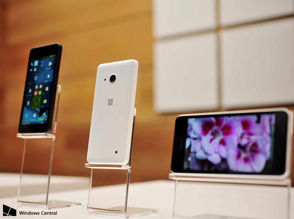 Microsoft Surface Phone tích hợp nút home ngay trên màn hình cảm ứng Microsoft Surface Phone tích hợp nút home ngay trên màn hình cảm ứng