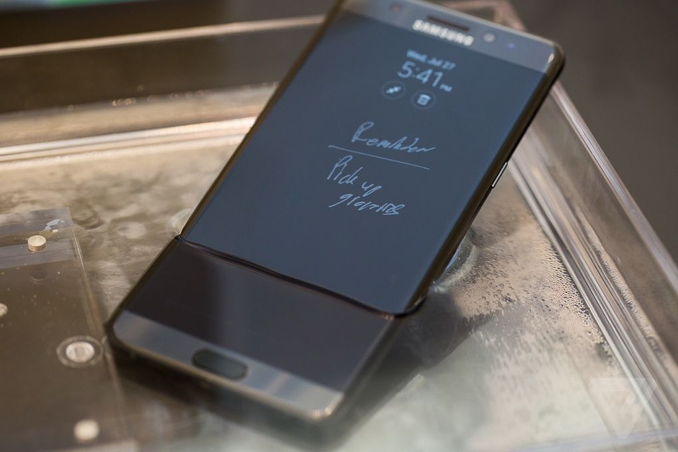 Trên tay Galaxy Note 7 tại FPTShop