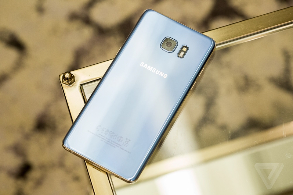 Trên tay Galaxy Note 7 tại FPTShop