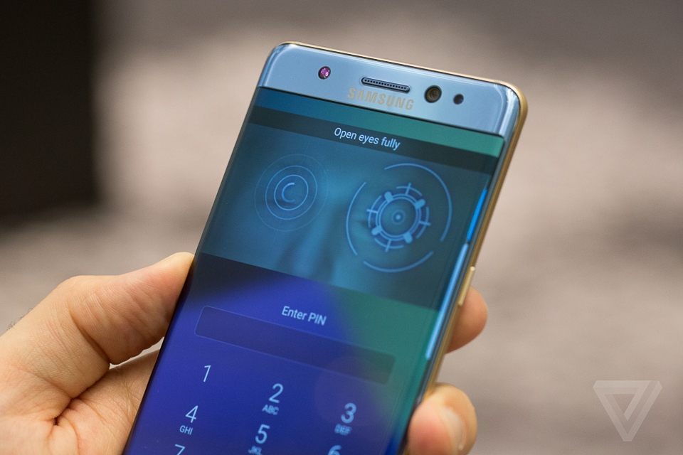 Trên tay Galaxy Note 7 tại FPTShop