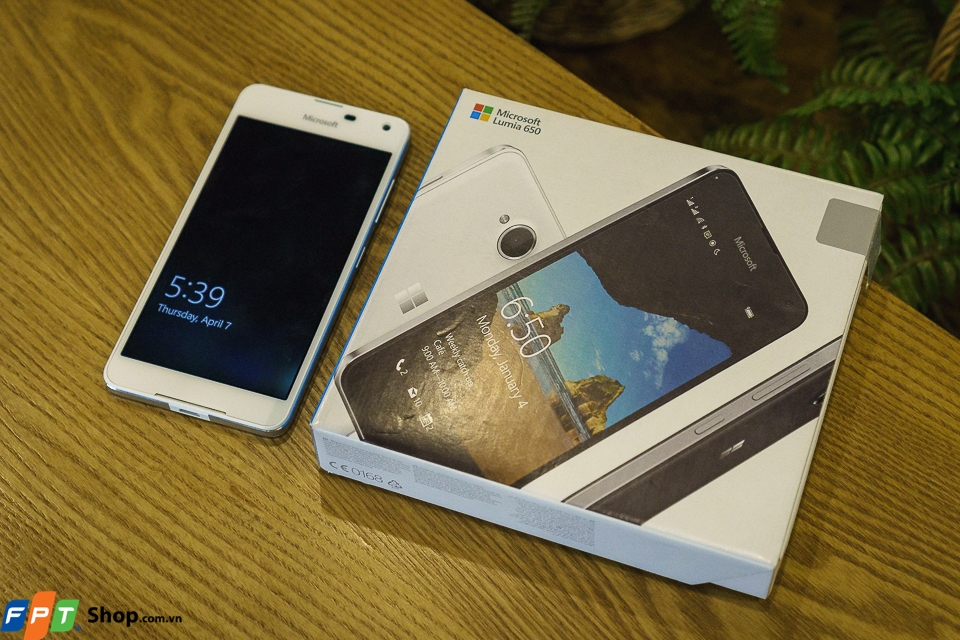Trên tay Lumia 650 vừa mới ra mắt tại Việt Nam
