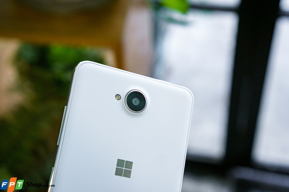 Trên tay Lumia 650 vừa mới ra mắt tại Việt Nam