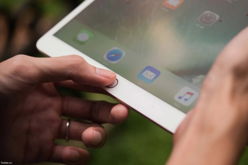 Trên tay iPad Pro 10.5 inch đầu tiên tại Việt Nam