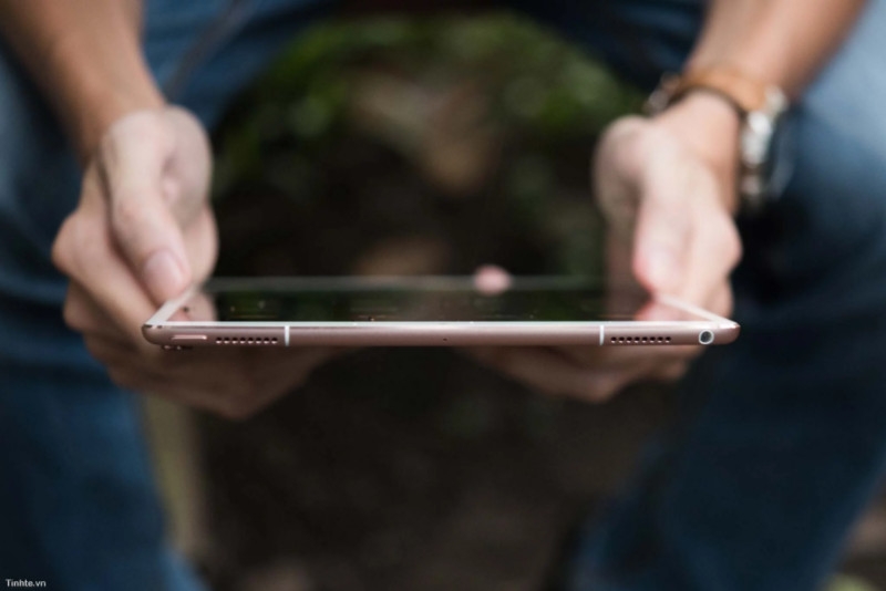 Trên tay iPad Pro 10.5 inch đầu tiên tại Việt Nam