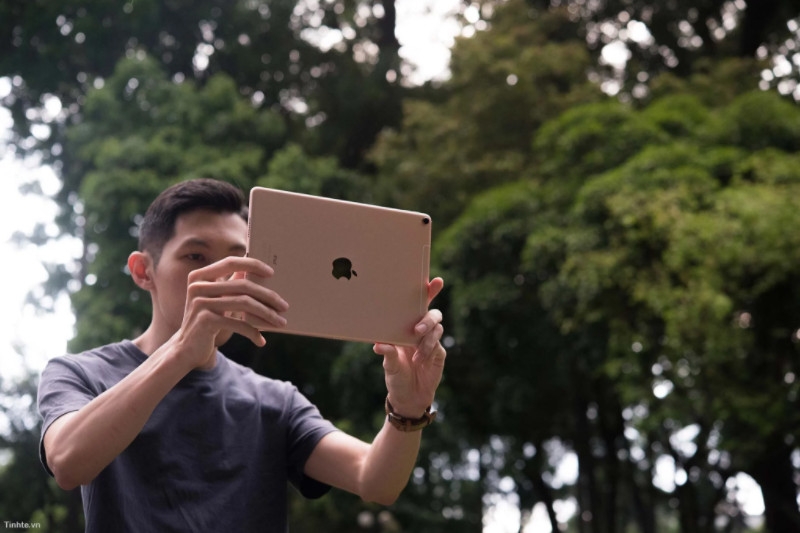 Trên tay iPad Pro 10.5 inch đầu tiên tại Việt Nam