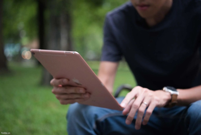 Trên tay iPad Pro 10.5 inch đầu tiên tại Việt Nam